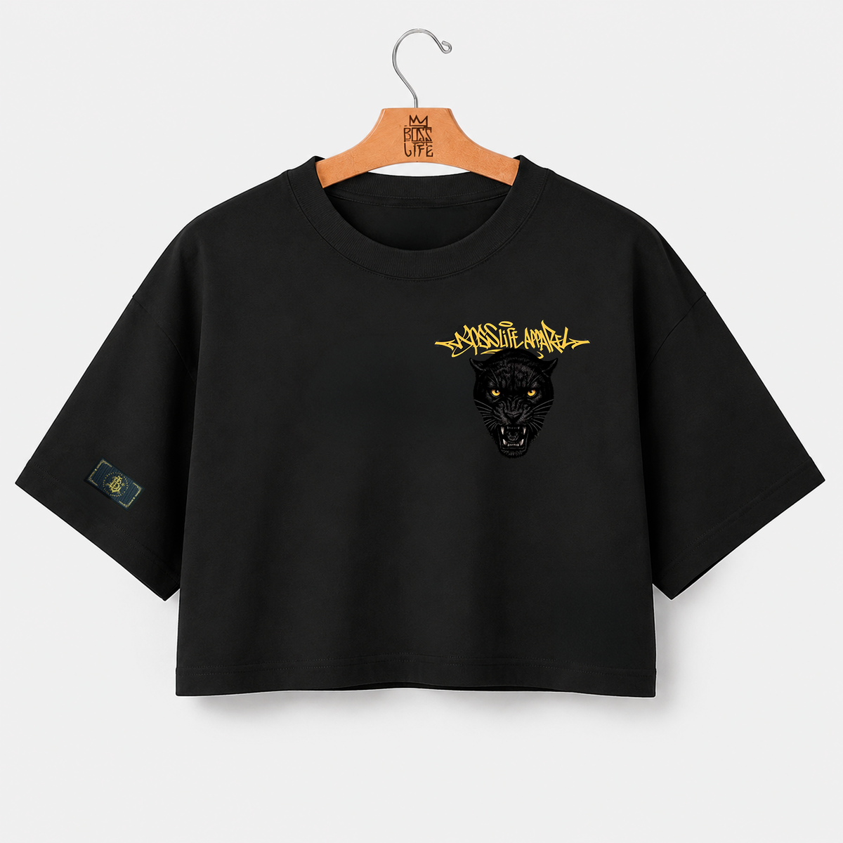 Camiseta cropped over feminina Black Panther Boss Life preta, frente