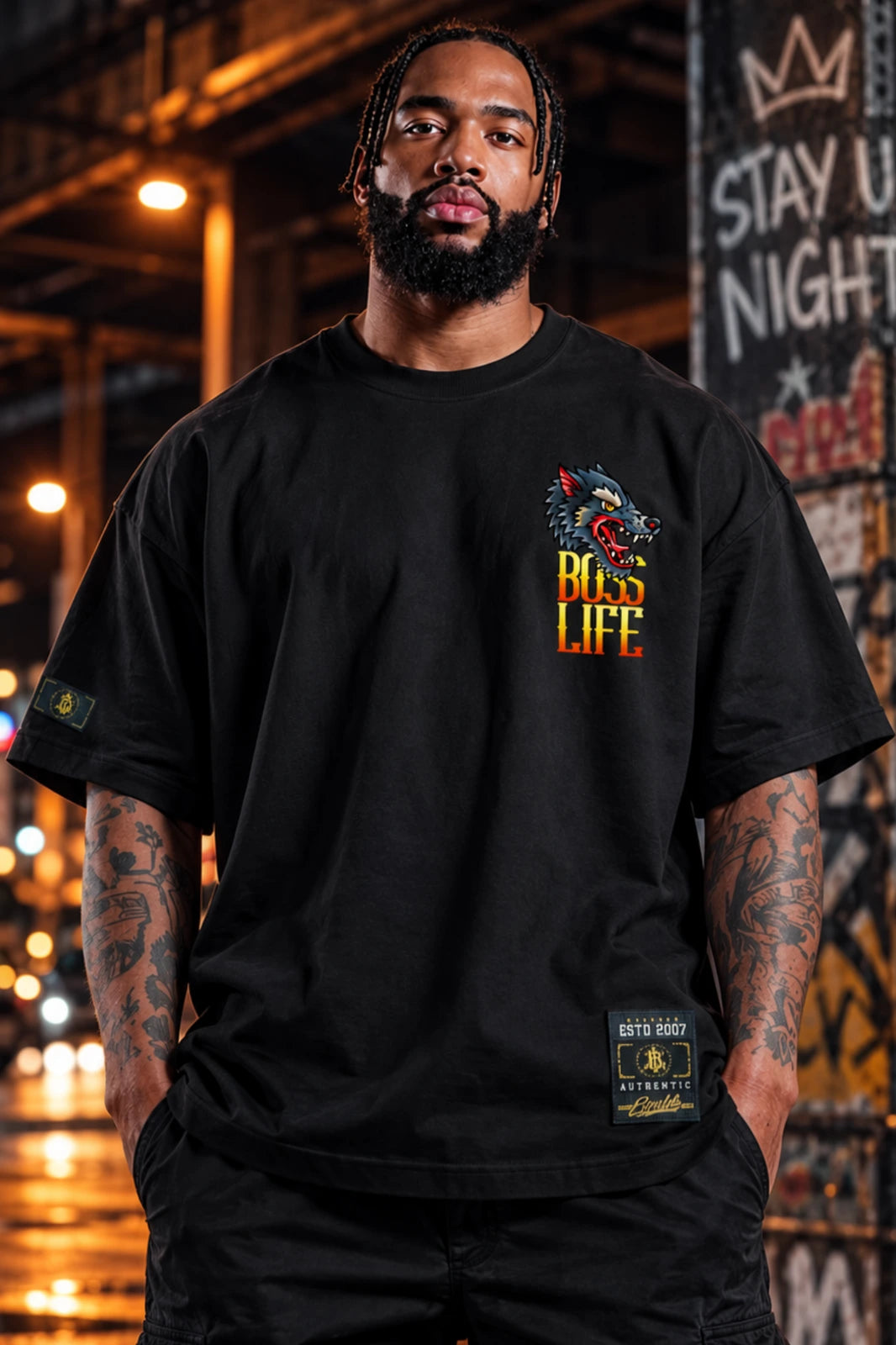 Camiseta Oversized Beware of the Wolf Boss Life - frente e costas preta - frente