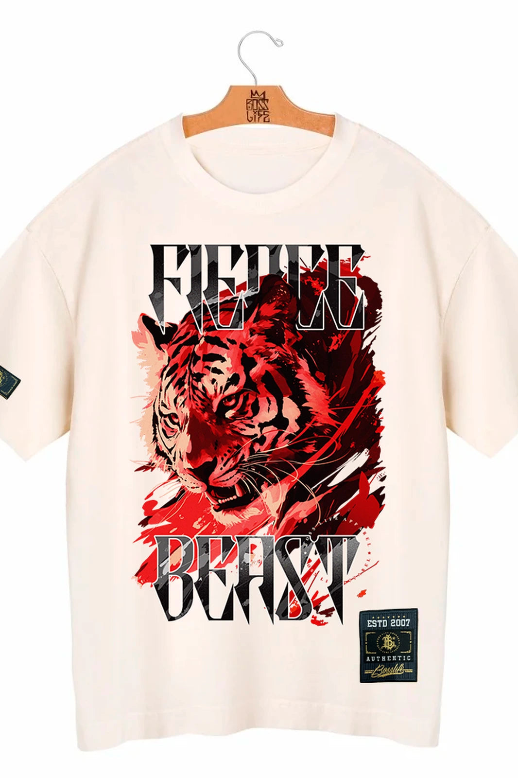 Camiseta Oversized Fierce Beast Boss Life - frente off white em cabide