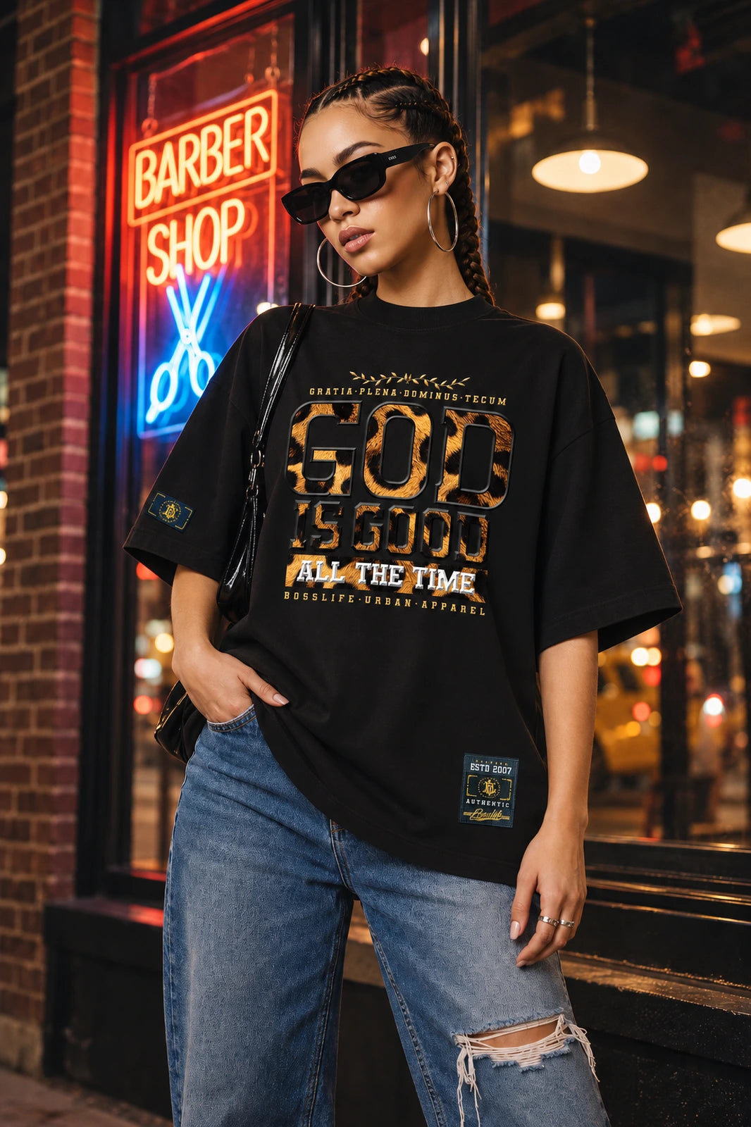 Camiseta oversized feminina GOD is Good Boss Life preta - frente