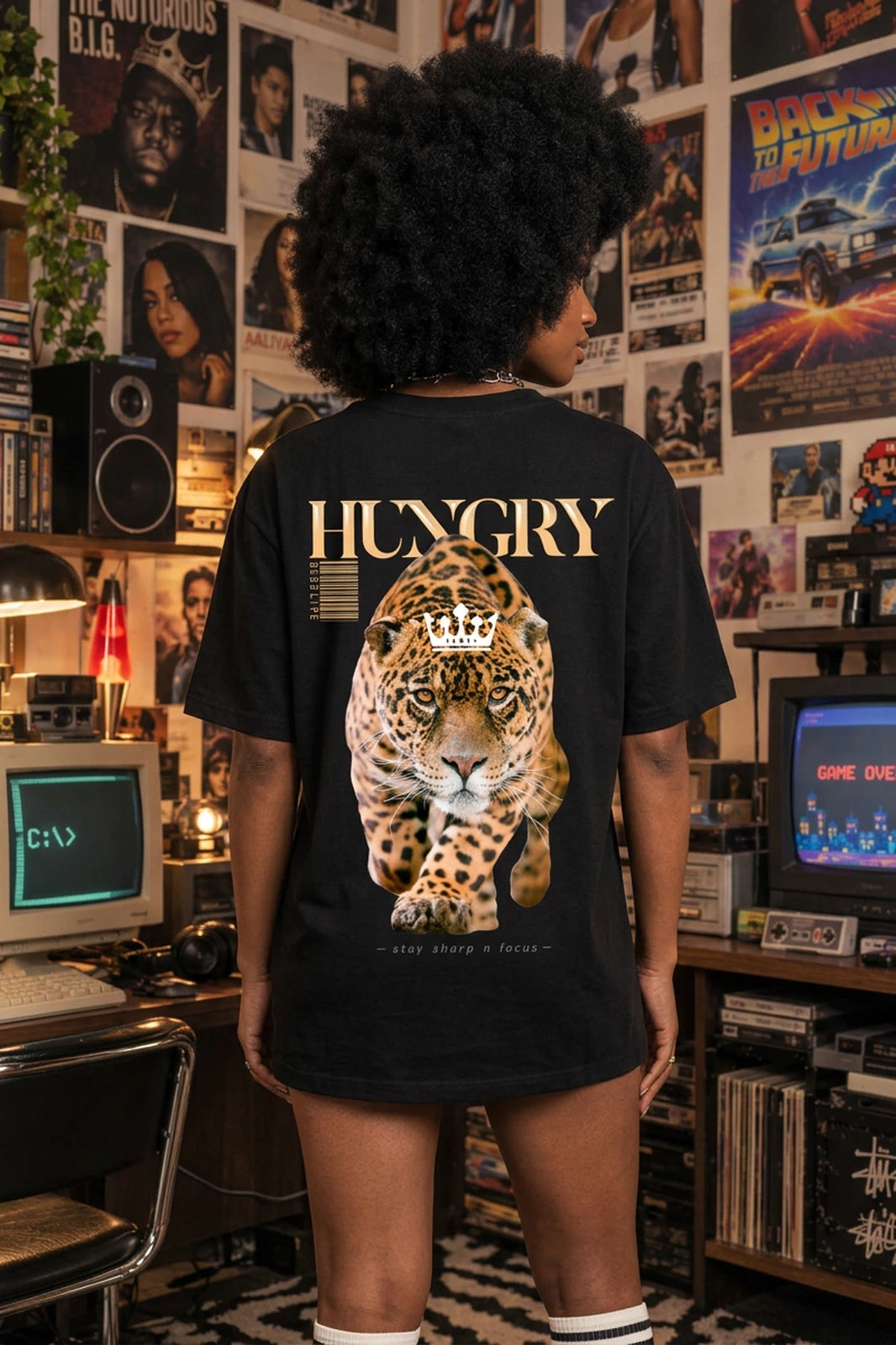 Camiseta oversized feminina Hungry Panther Boss Life preta - costas