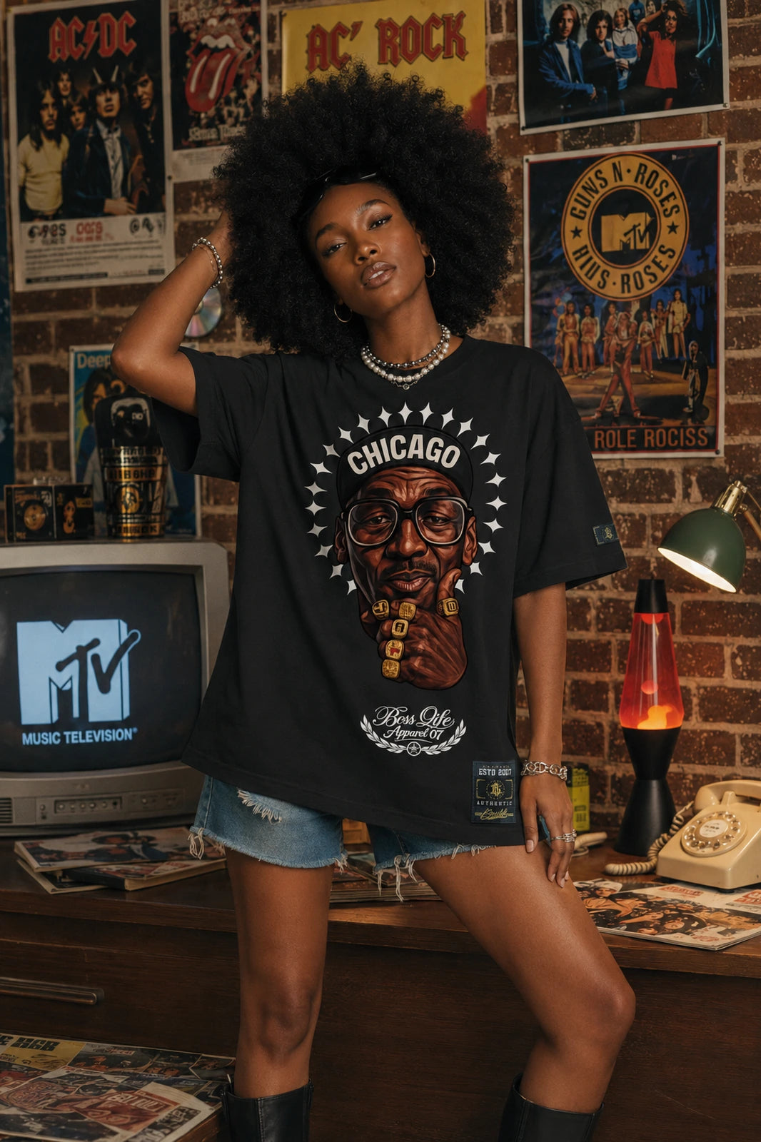 Camiseta oversized feminina Chicago Boss Life preta - frente