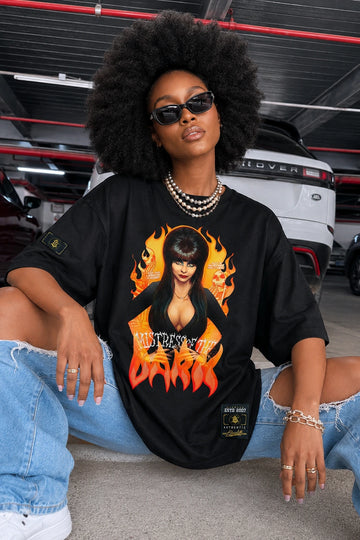 Camiseta oversized feminina Mistress of the Dark Boss Life preta - frente
