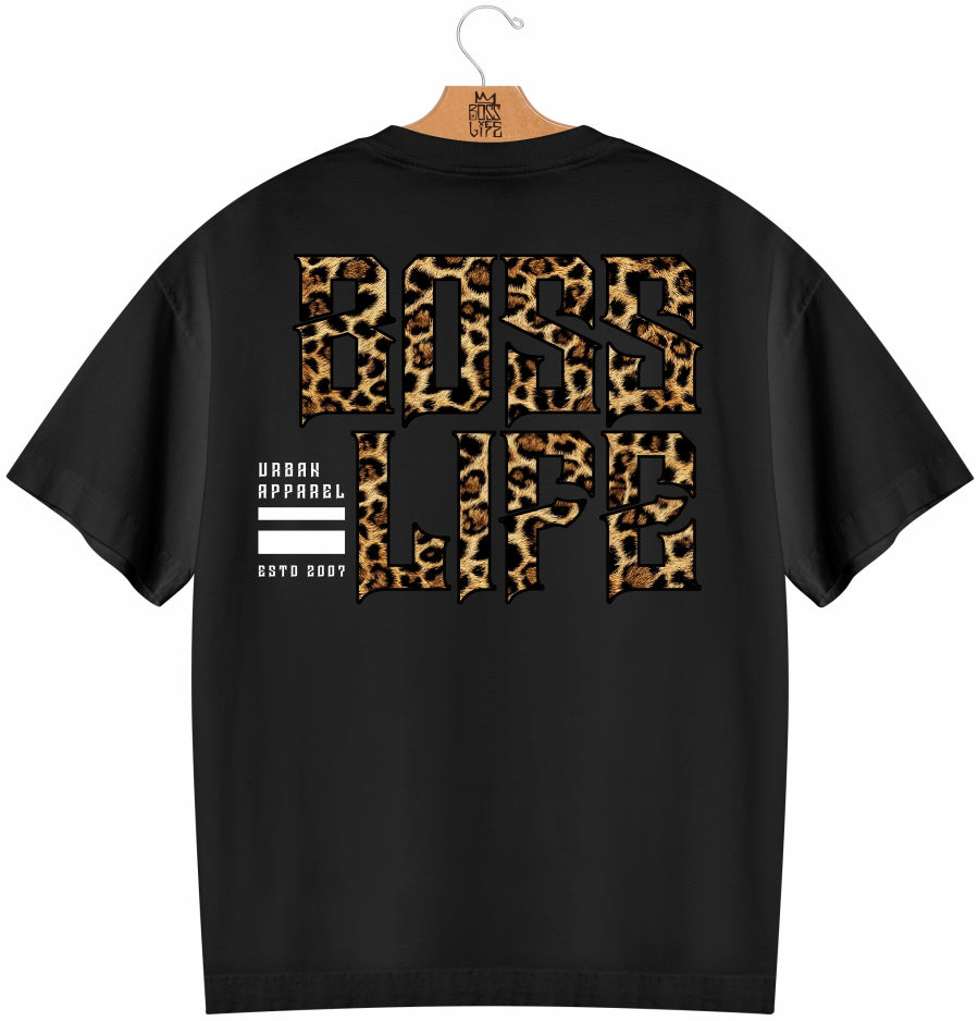 Camiseta Oversized Leopard Urban Boss Life preta - costas com lettering em textura de onça