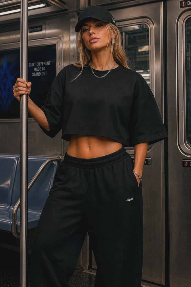 Camiseta cropped over feminina Premium Boss Life em vídeo na modelo