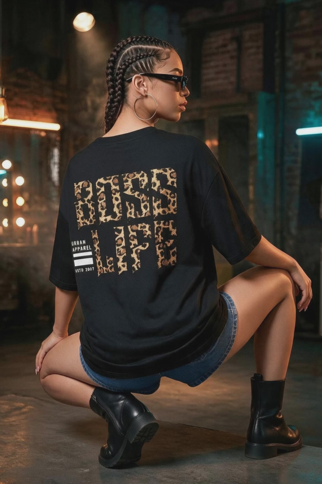 Camiseta oversized feminina Onça Letter Boss Life - vídeo da peça em movimento