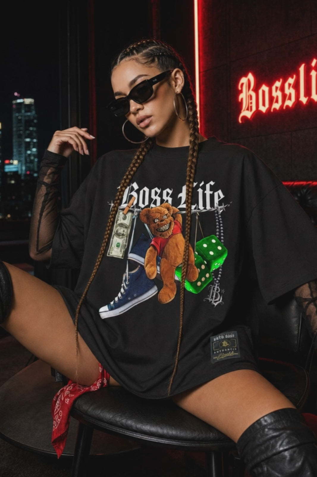 Camiseta oversized feminina Wild Bear Boss Life - vídeo da peça em movimento