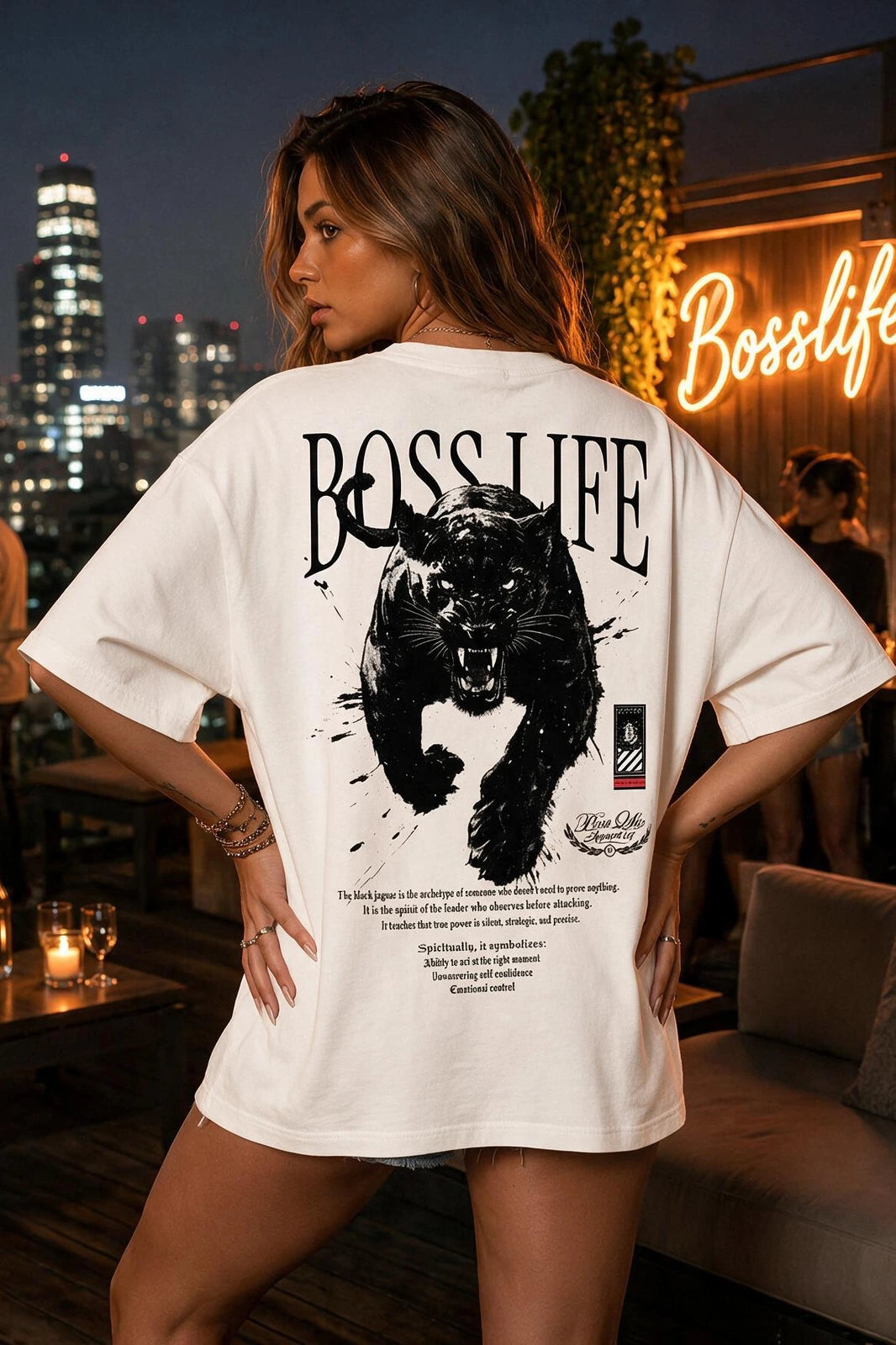 Camiseta oversized feminina Pantera Manifesto Boss Life off white - costas