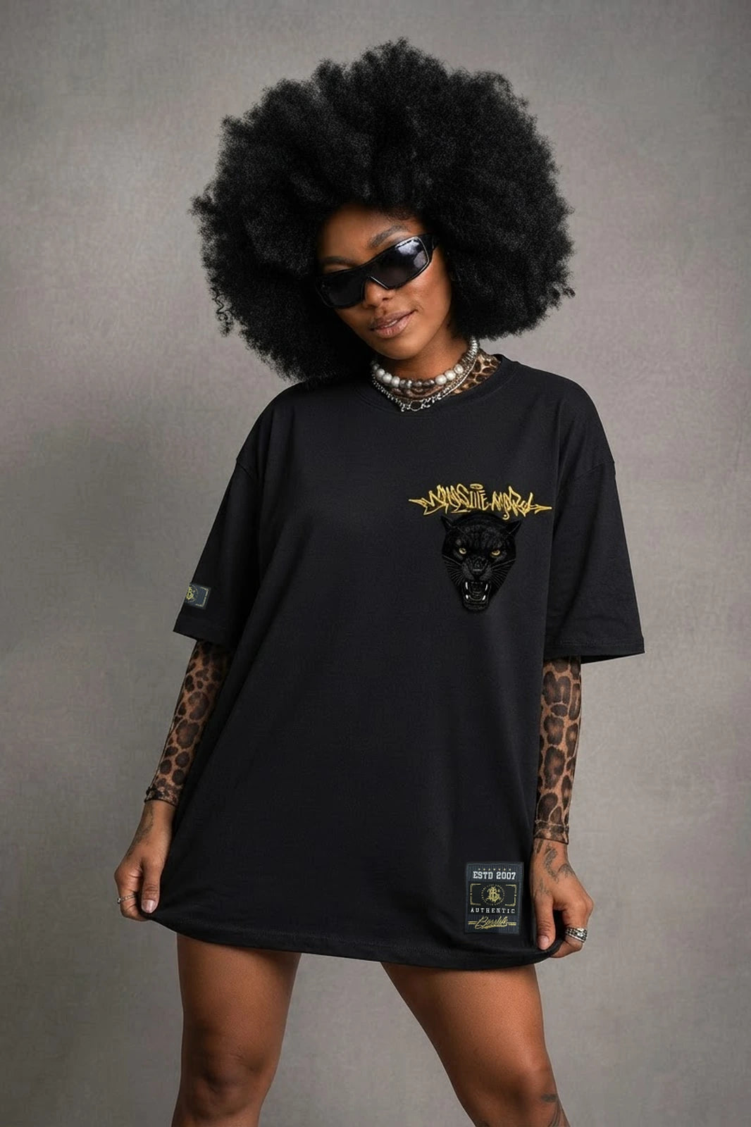 Camiseta oversized feminina Pantera Negra Boss Life preta - frente