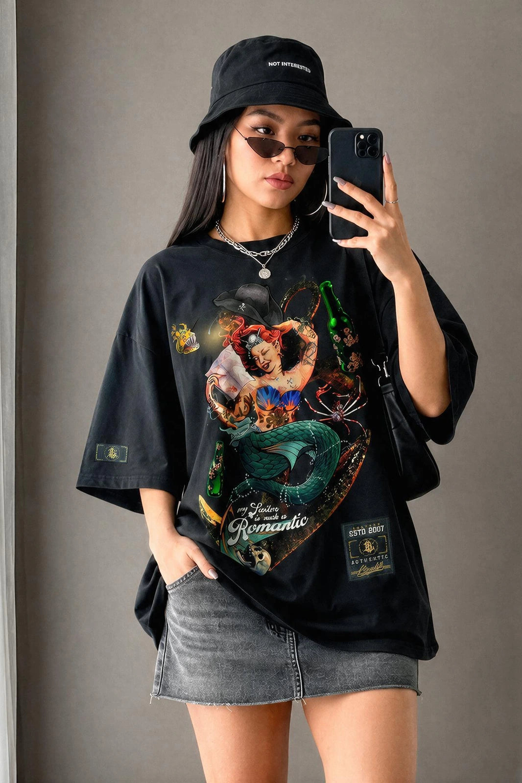 Camiseta oversized feminina Romantic Boss Life preta - frente