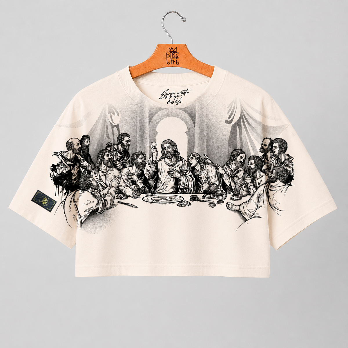 Camiseta cropped over feminina Santa Ceia Boss Life off white, frente