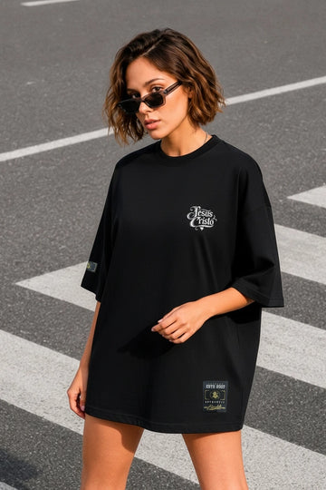 Camiseta oversized feminina Savior Boss Life preta - frente