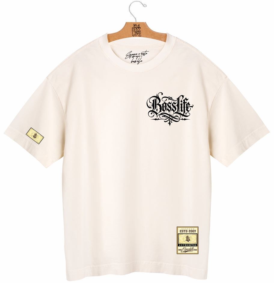 Camiseta Oversized Tetelestai Boss Life off white - frente