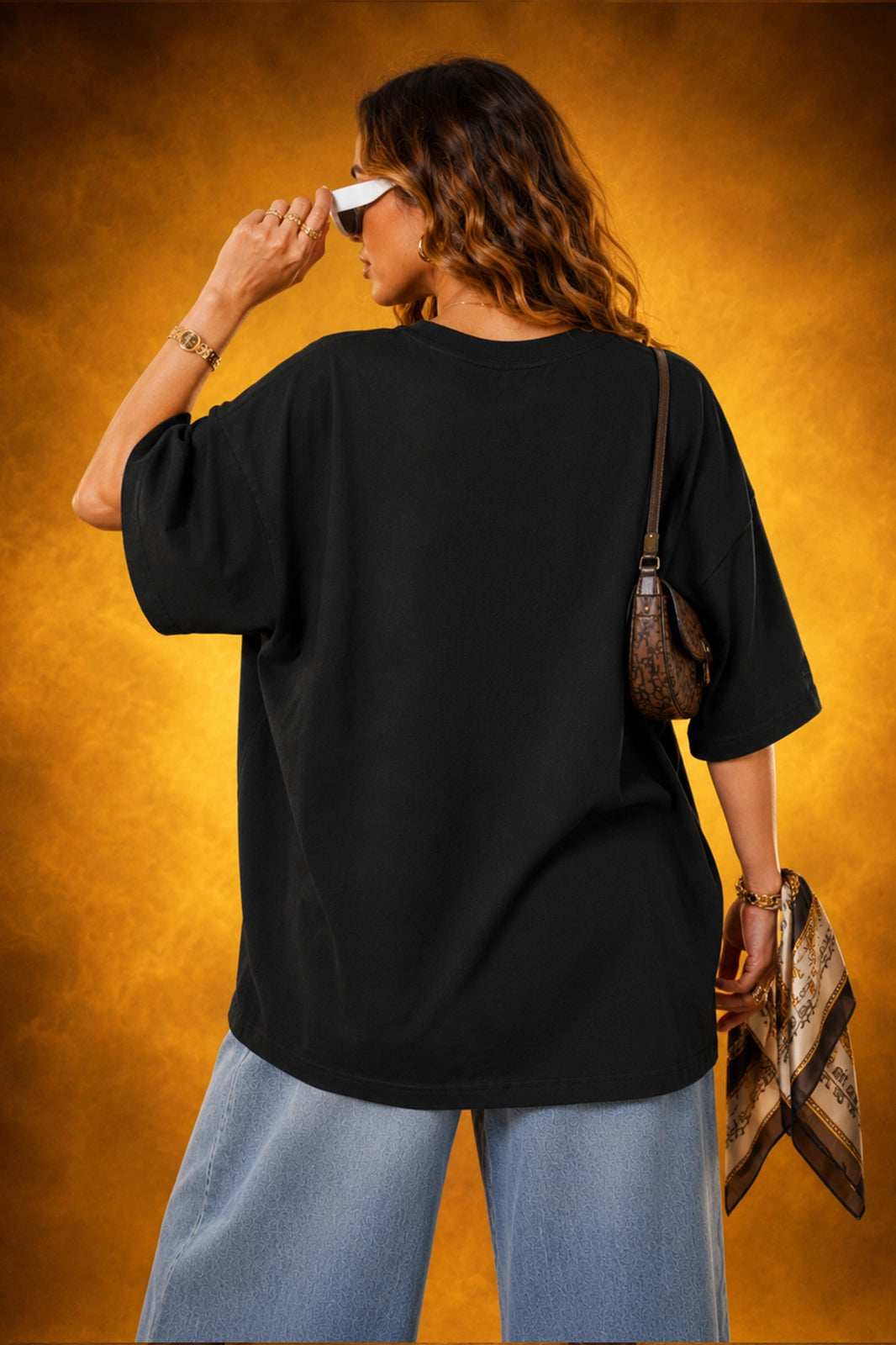 Camiseta oversized feminina Tigre Boss Life preta - costas
