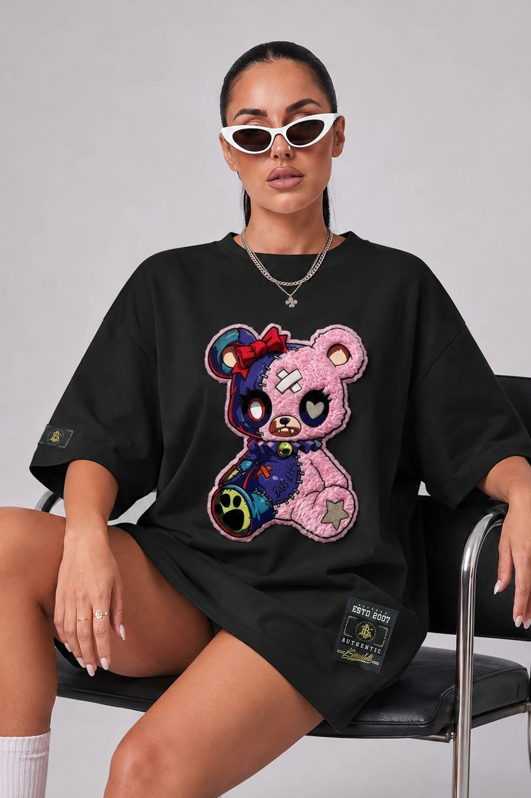 Camiseta oversized feminina Urso Peluciado Boss Life preta - frente